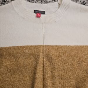 Vince Camuto Women's White and Tan Sweater